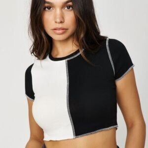Garage black and white cropped tshirt XS